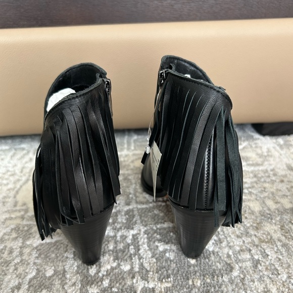 NWT Jessica Simpson Black Fringe Heeled Bootie Side Zipper in Size 6.5. - Picture 2 of 5